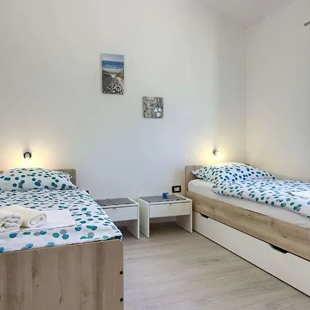 Villa Sissano Mit Privatem Pool In Naehe Pula
