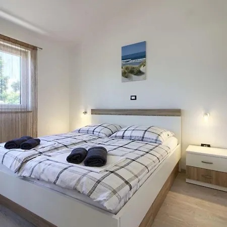 Sissano Mit Privatem Pool In Naehe Villa Pula